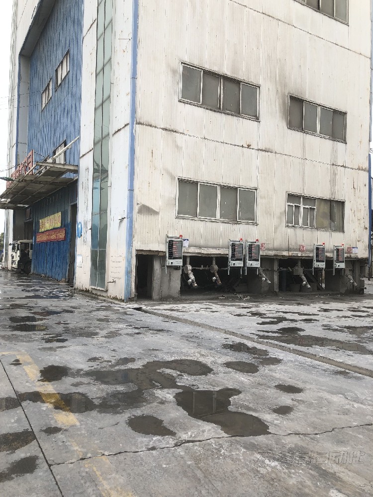 大街上裝混凝土的大卡車，為什么要邊走邊轉(zhuǎn)？看完長見識了
